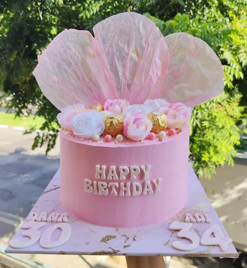 עוגה מעוצבת של Shirley's Cakes